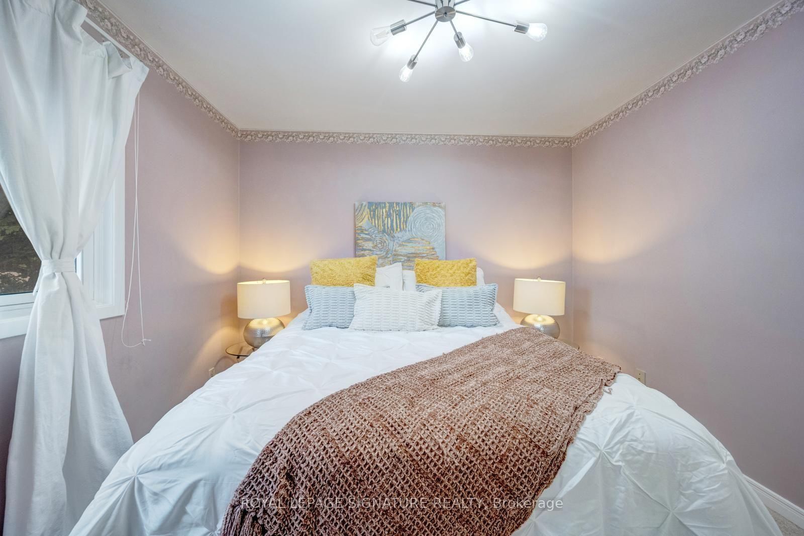 77 McCraney Street W • Oakville, ON photo 19
