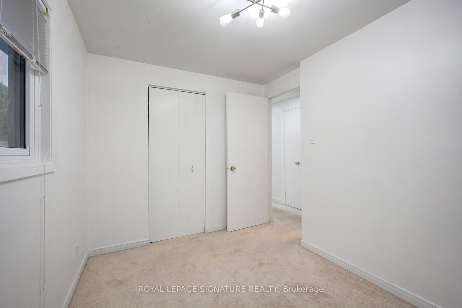77 McCraney Street W • Oakville, ON photo 21