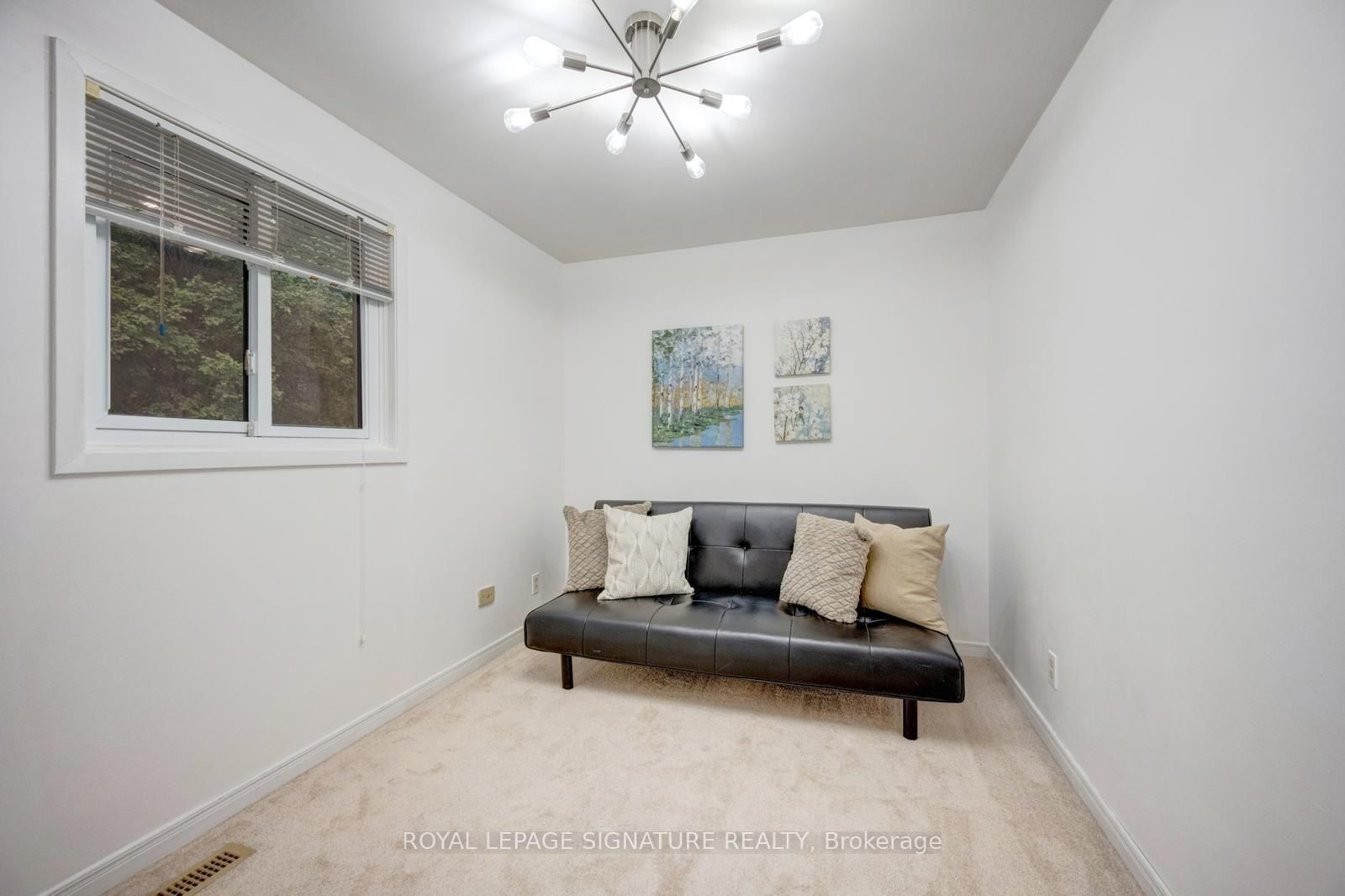 77 McCraney Street W • Oakville, ON photo 24