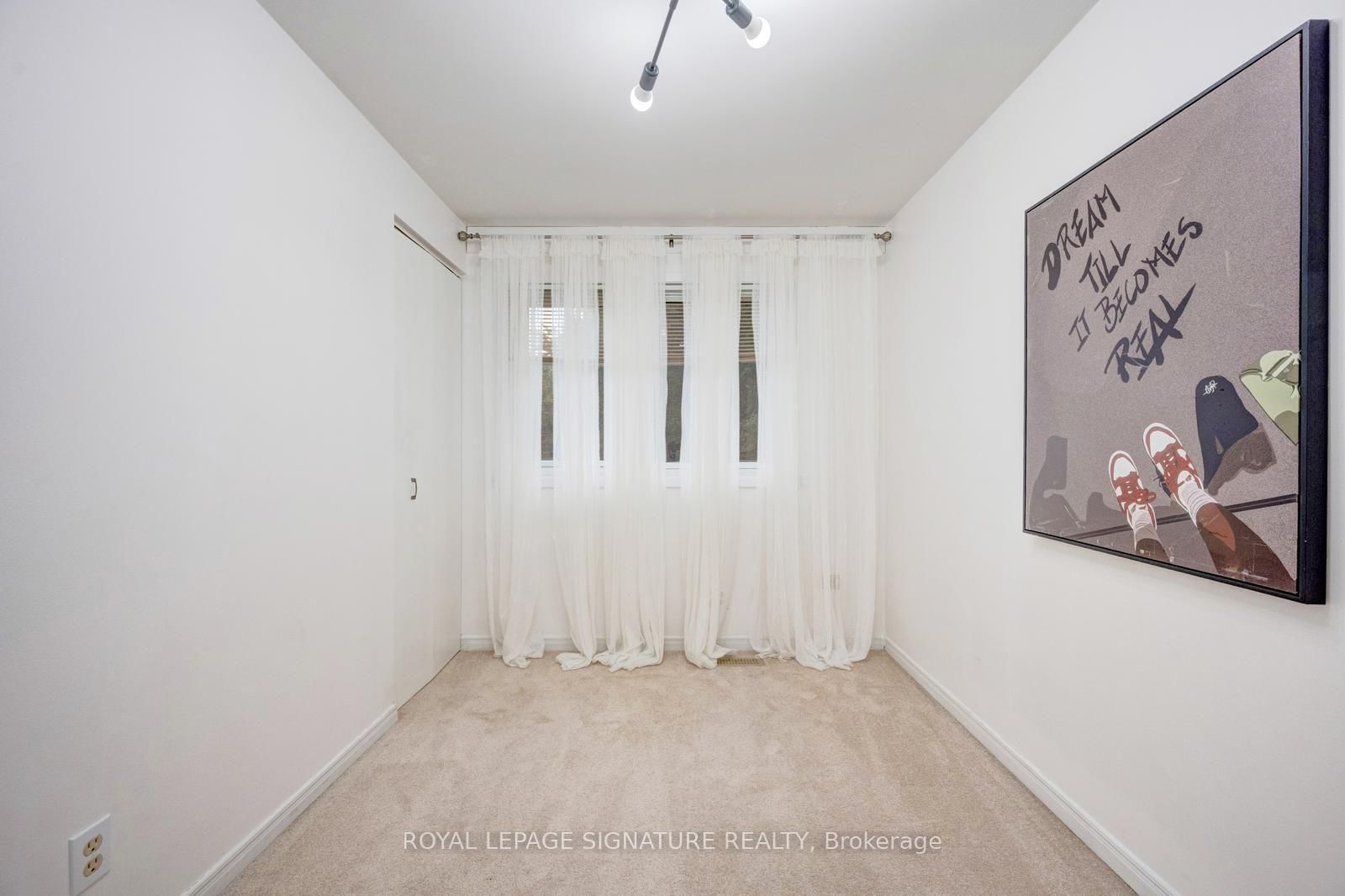 77 McCraney Street W • Oakville, ON photo 27