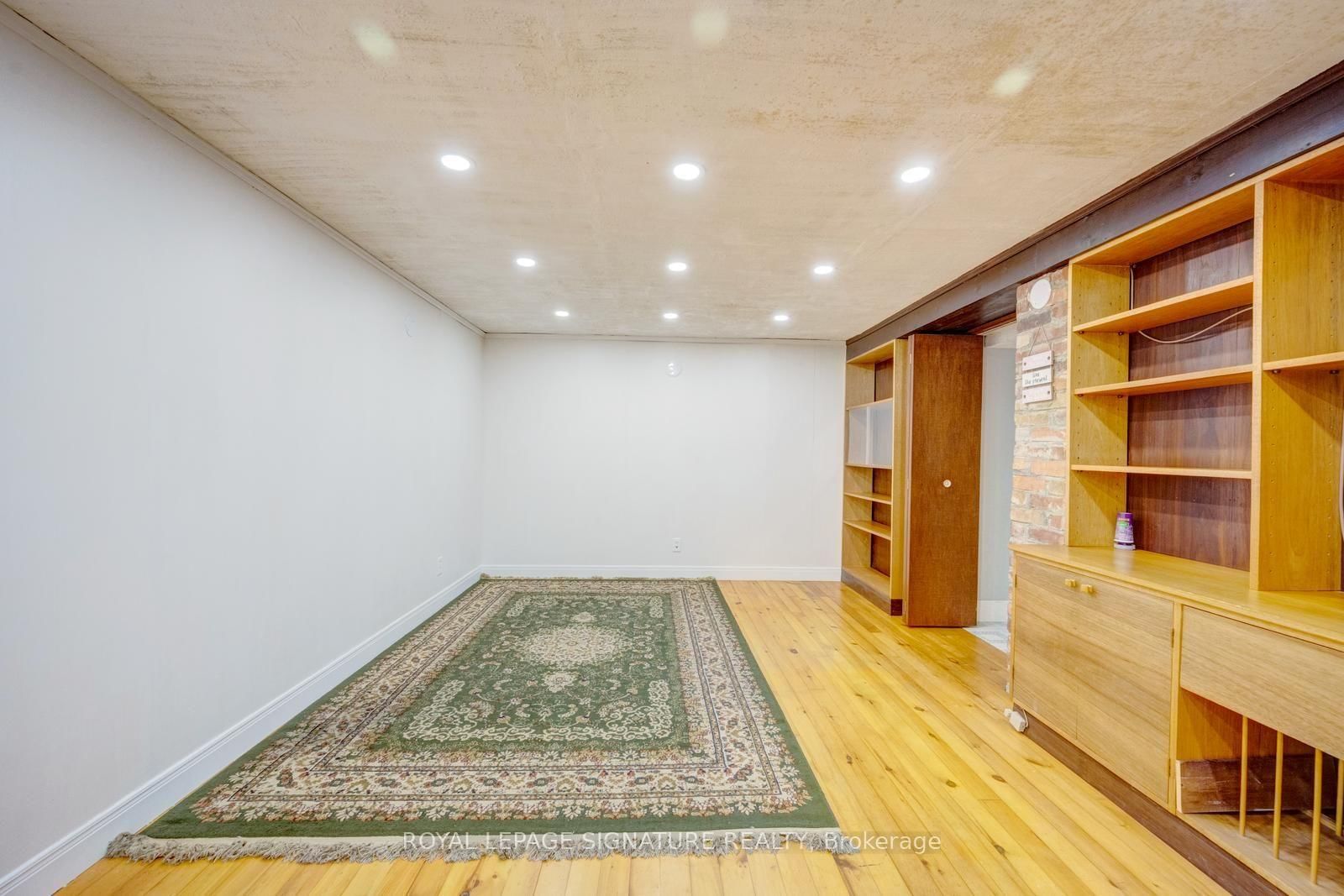 77 McCraney Street W • Oakville, ON photo 38