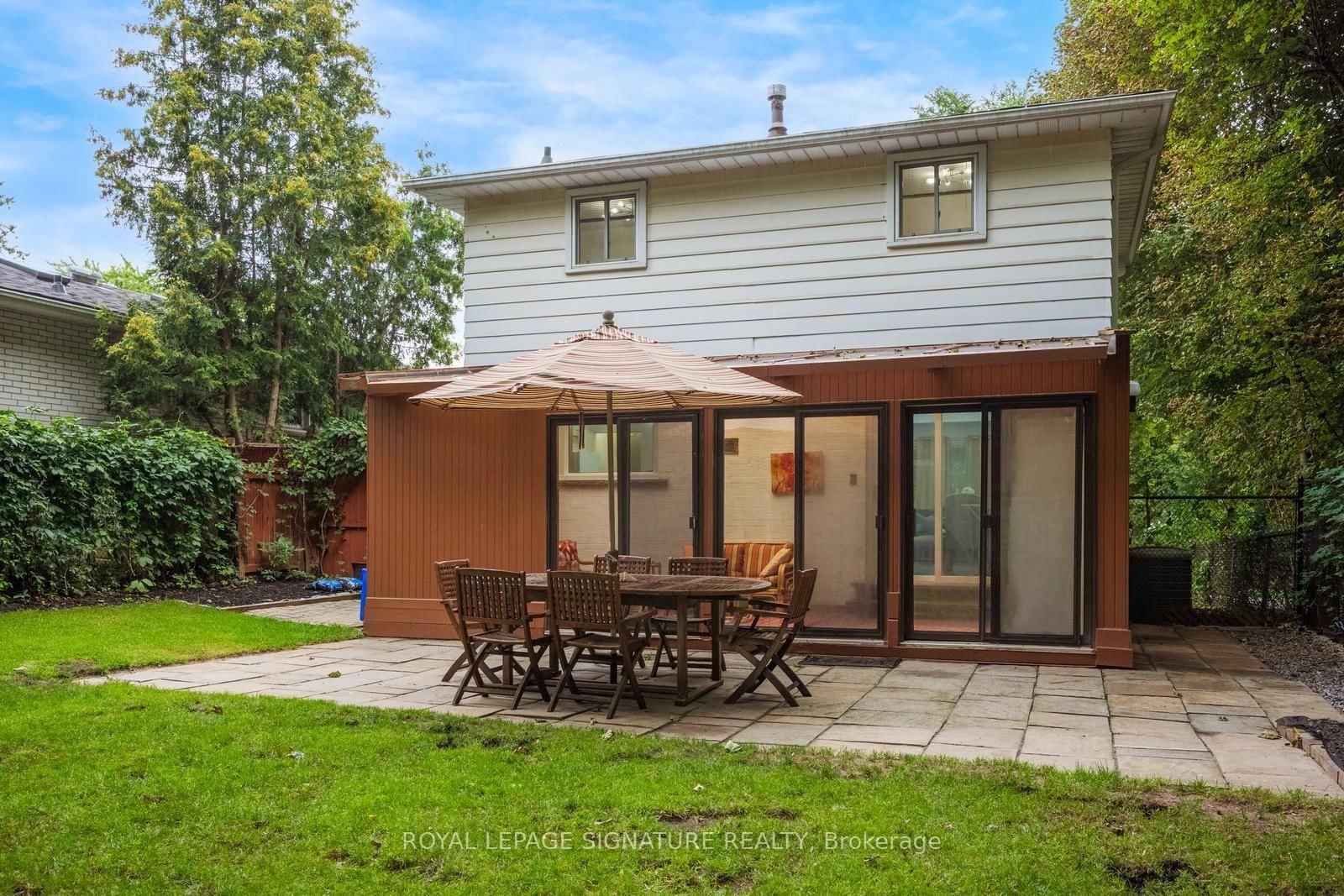 77 McCraney Street W • Oakville, ON photo 47