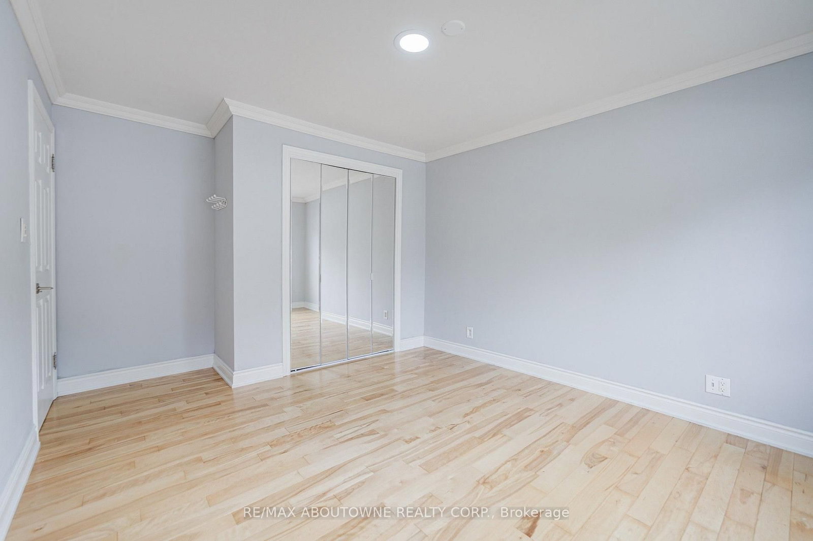13 Broadview Avenue • Mississauga, ON photo 17