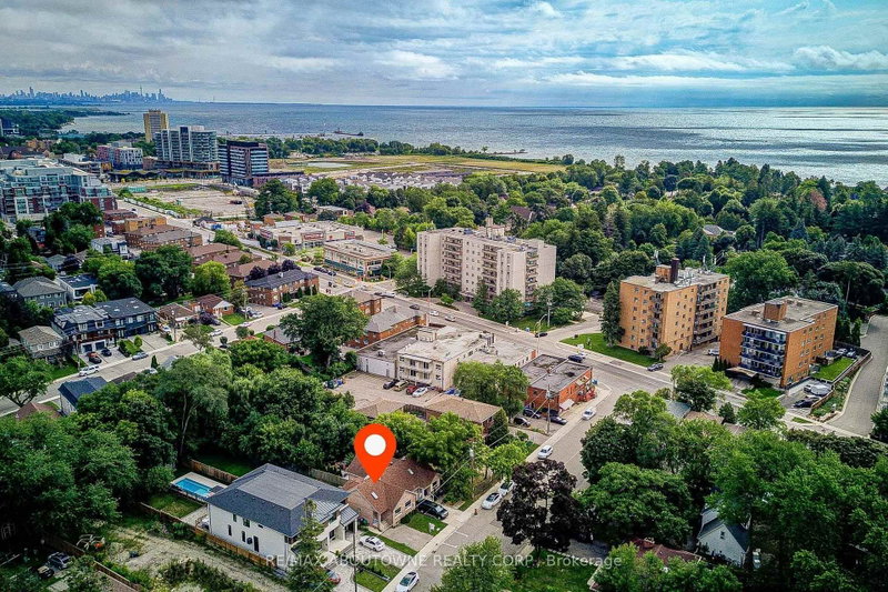 13 Broadview Avenue