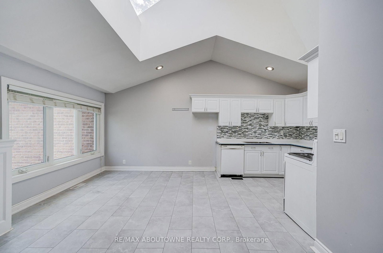 13 Broadview Avenue • Mississauga, ON photo 20