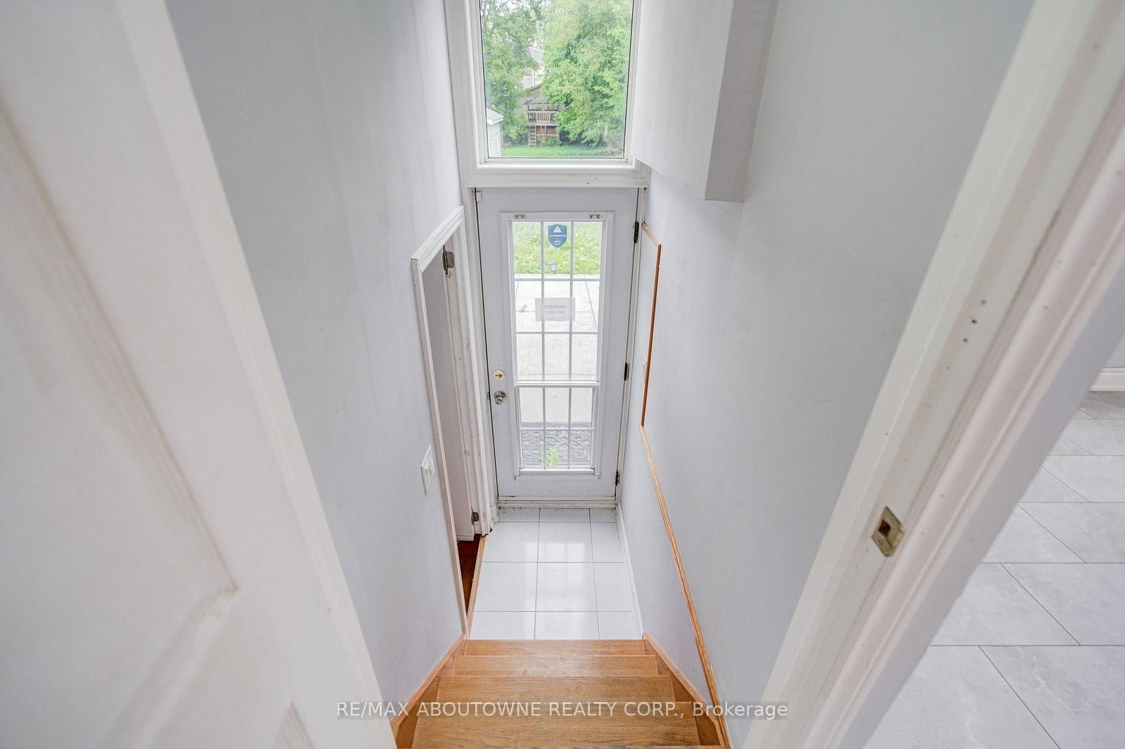 13 Broadview Avenue • Mississauga, ON photo 29