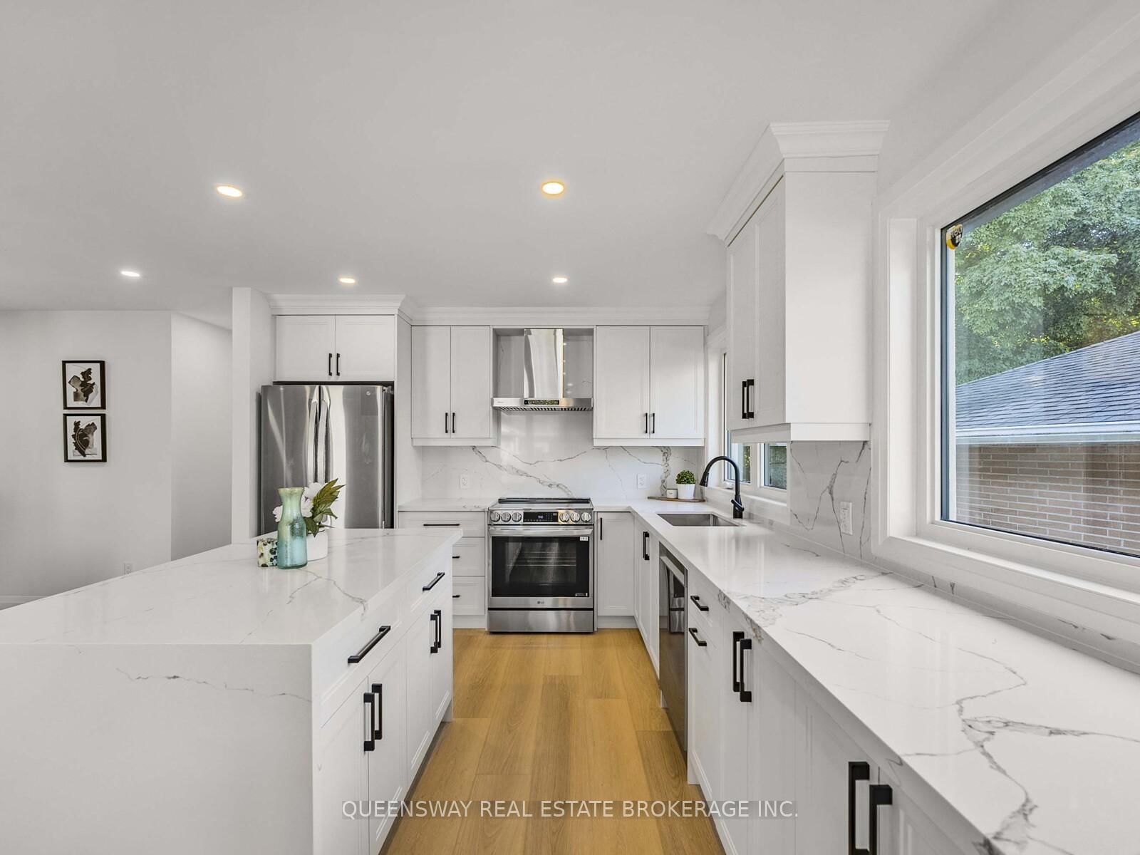 1128 Pinegrove Road • Oakville, ON photo 20
