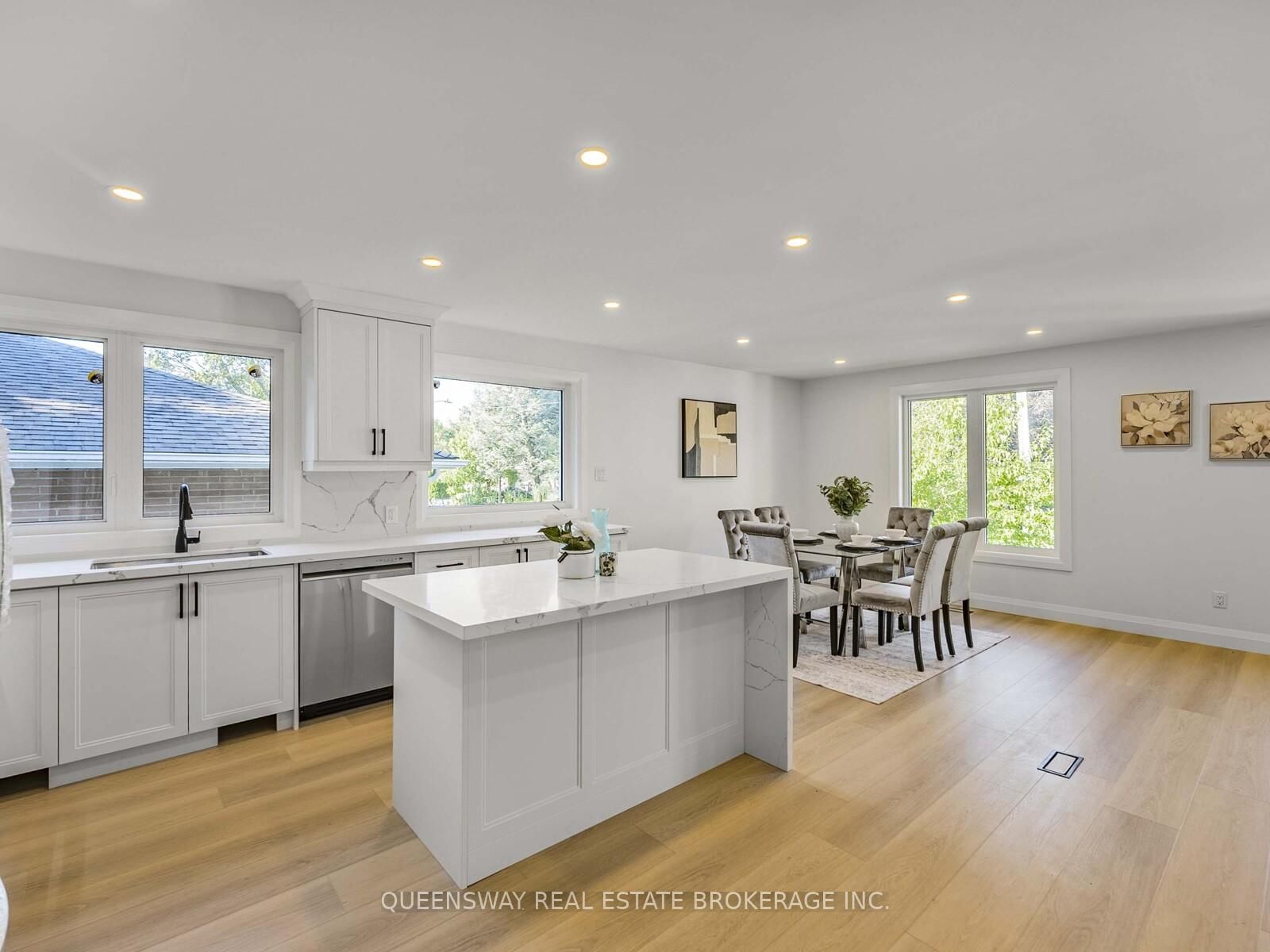 1128 Pinegrove Road • Oakville, ON photo 23