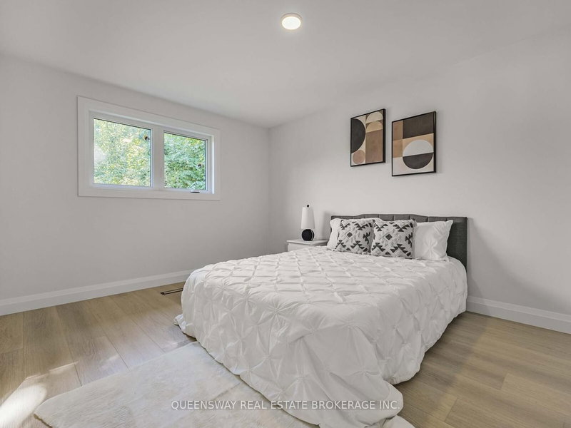 1128 Pinegrove Oakville,ON L6L 2W6 — Photo 25