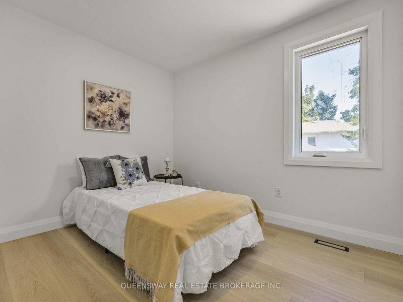 1128 Pinegrove Oakville,ON L6L 2W6 — Photo 28