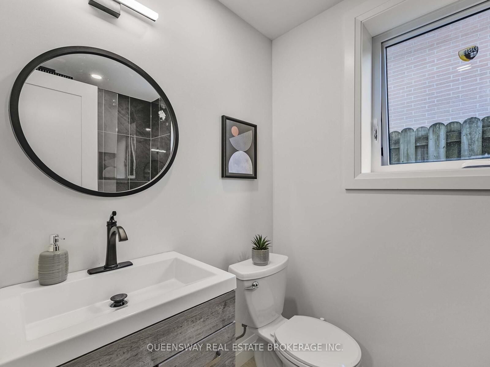 1128 Pinegrove Road • Oakville, ON photo 32