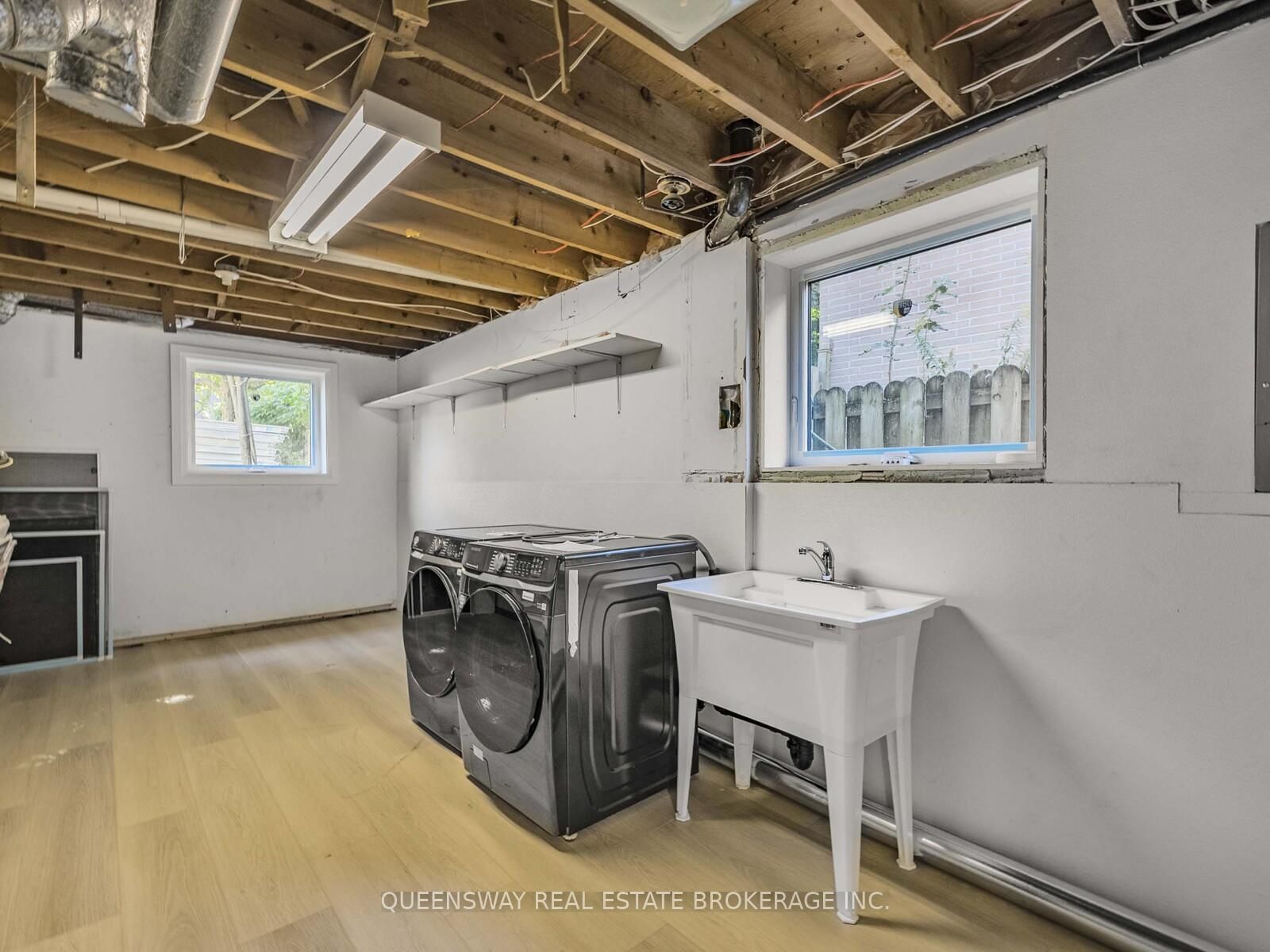 1128 Pinegrove Road • Oakville, ON photo 33