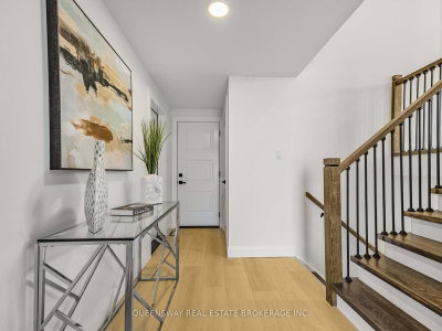 1128 Pinegrove Road • Oakville, ON photo 4