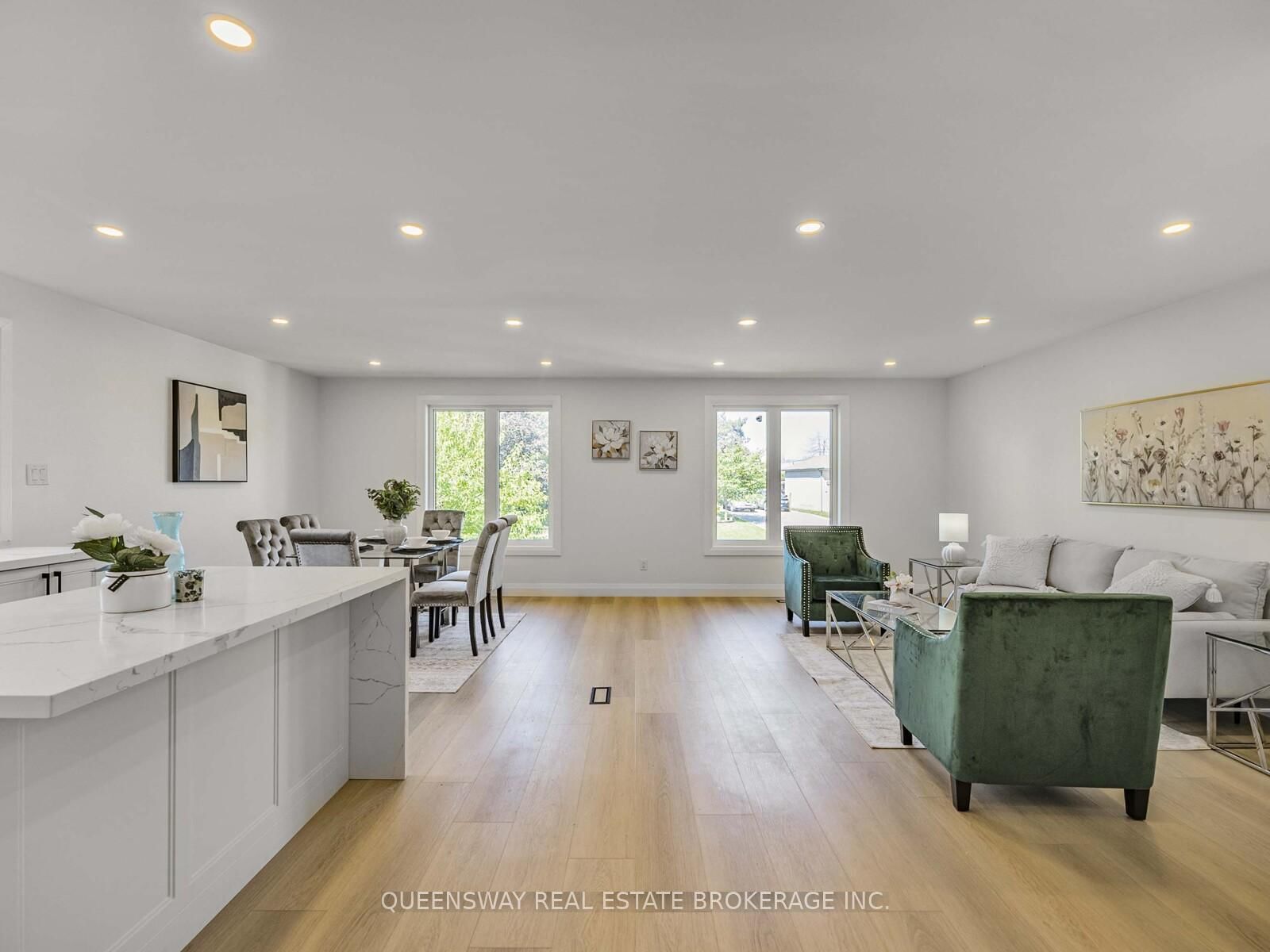 1128 Pinegrove Road • Oakville, ON photo 5