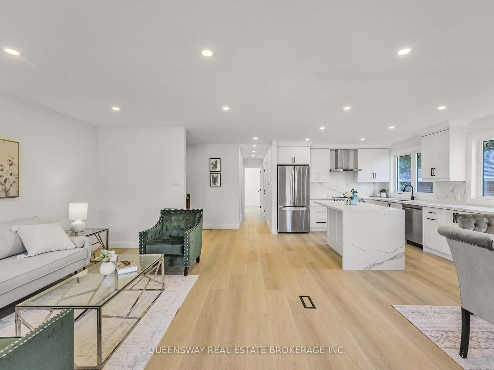 1128 Pinegrove Road • Oakville, ON photo 9