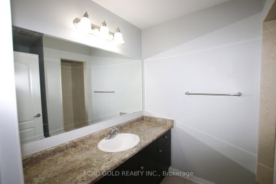 32 Mercedes Brampton,ON L7A 0Z2 — Photo 19