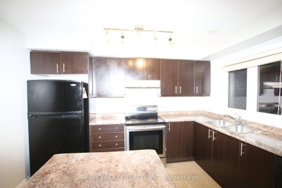32 Mercedes Brampton,ON L7A 0Z2 — Photo 27
