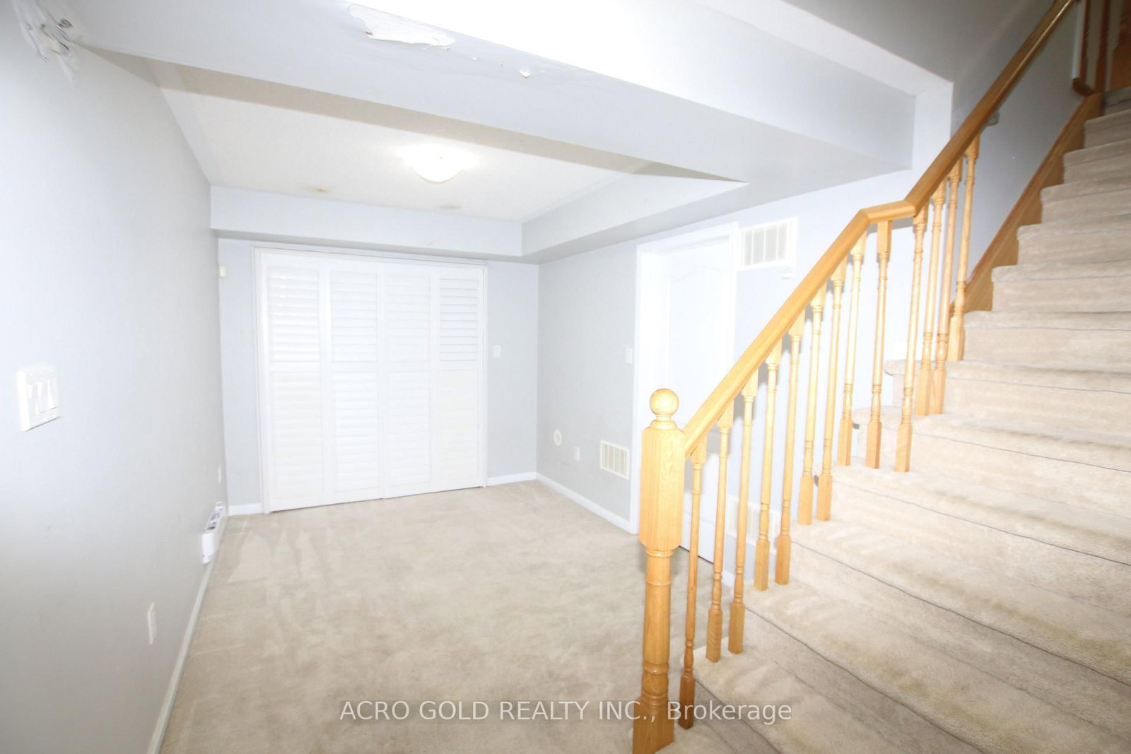 32 Mercedes Road • Brampton, ON photo 3