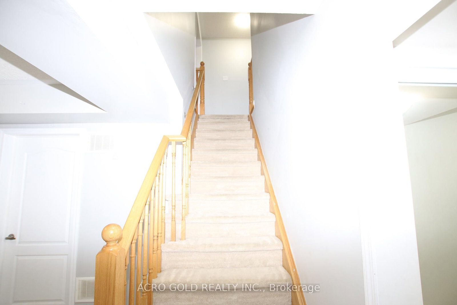 32 Mercedes Road • Brampton, ON photo 6