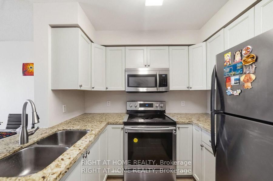 4879 Kimbermount Mississauga,ON L5B 0H8 — Photo 6