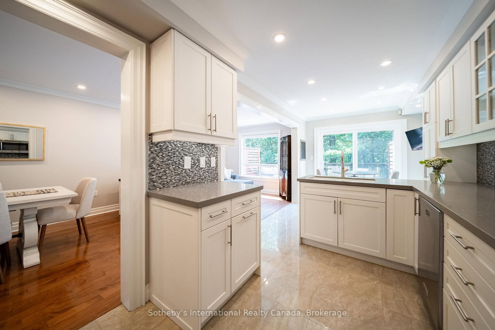 339 Ravineview Way • Oakville, ON photo 16