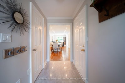 339 Ravineview Way • Oakville, ON photo 5