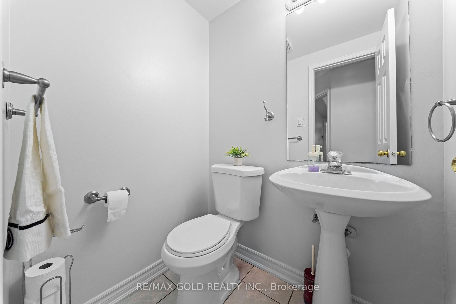 Sandringham-Wellington, Brampton photo 19