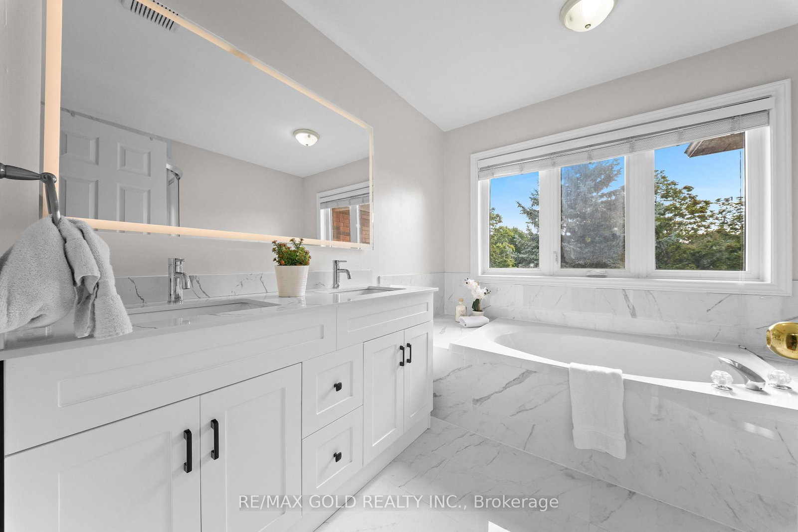 Sandringham-Wellington, Brampton photo 26