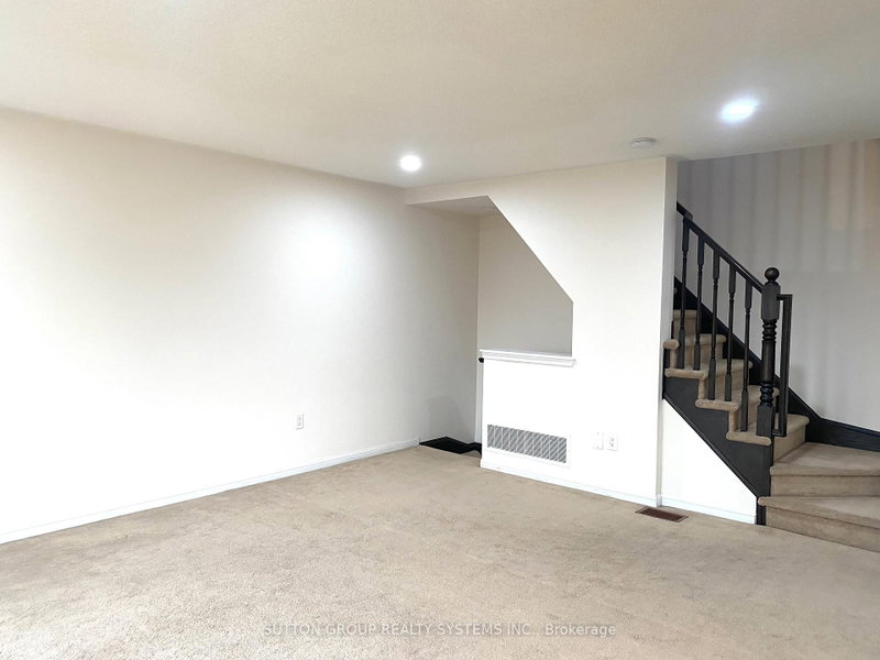 39 Suitor Court