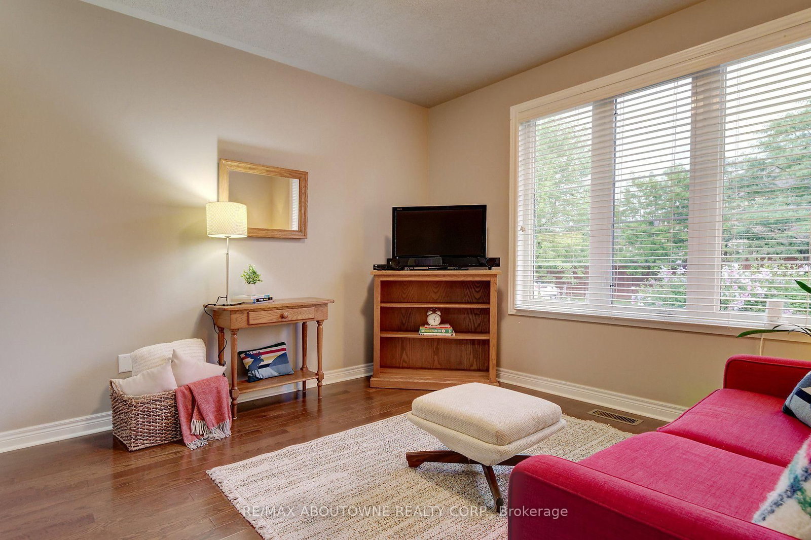 2196 Emily Circle • Oakville, ON photo 18