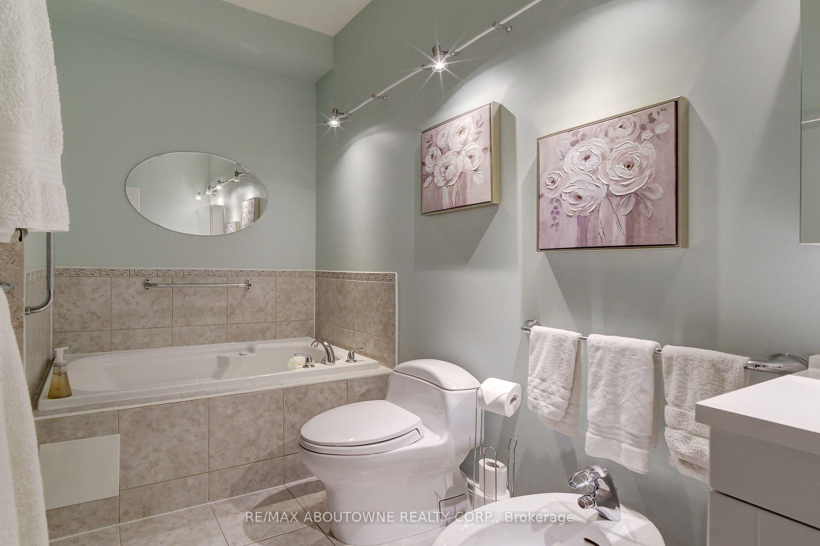 2196 Emily Circle • Oakville, ON photo 20