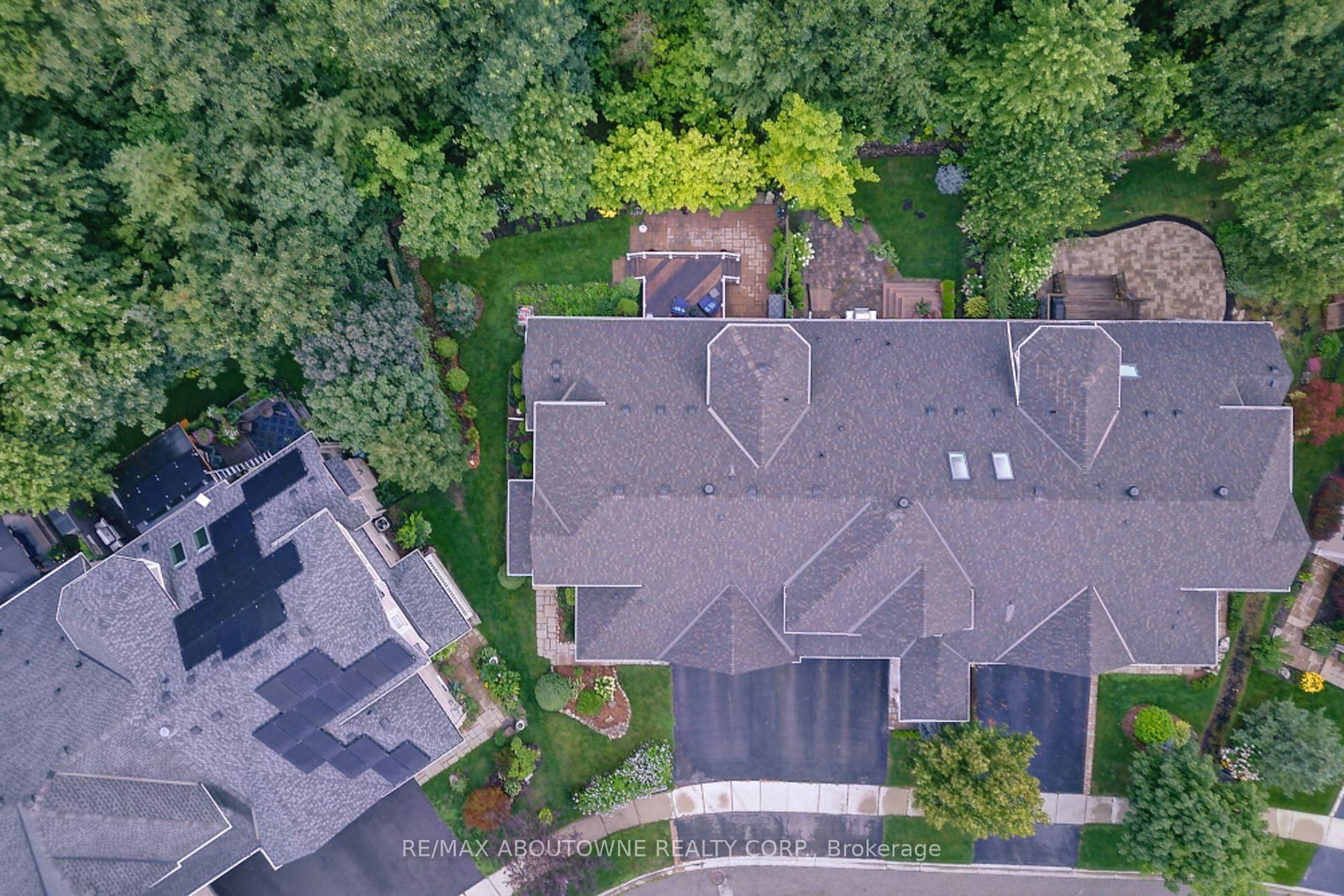 2196 Emily Circle • Oakville, ON photo 37