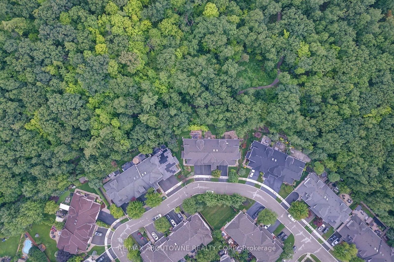 2196 Emily Circle • Oakville, ON photo 38