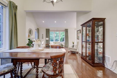 2196 Emily Circle • Oakville, ON photo 8