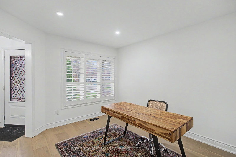57 Forsyth Cres photo 4