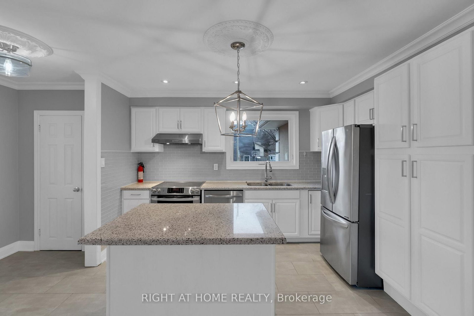 197 Troy Mississauga,ON L5G 1S9 — Photo 8