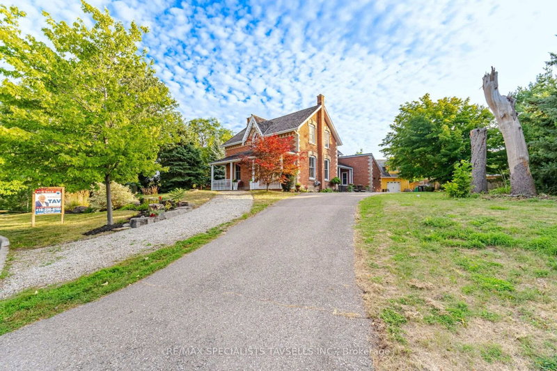 82 Cobblestone Crt photo 5