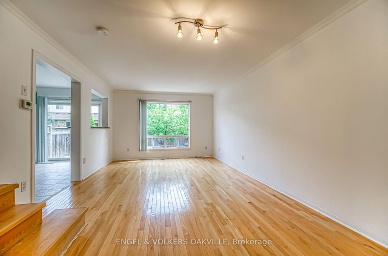 1121 Barclay Circle