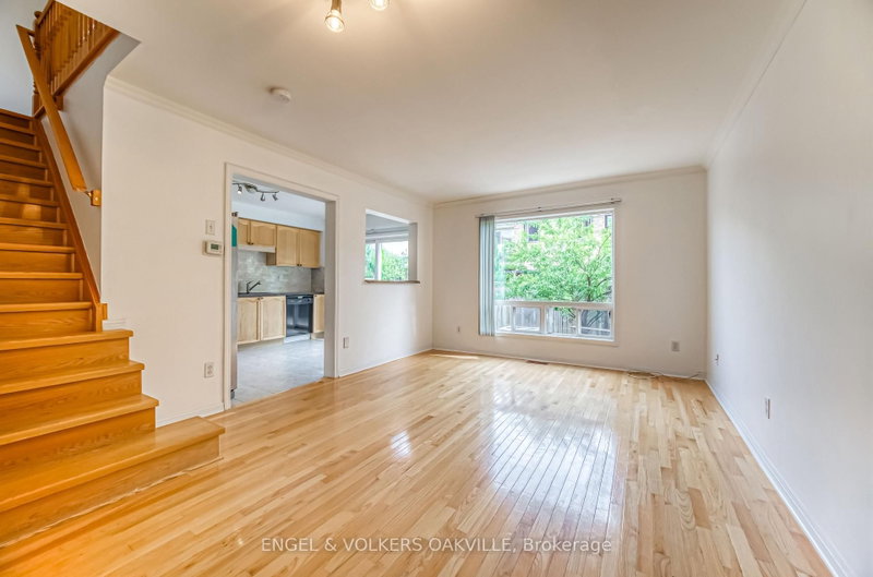 1121 Barclay Circle