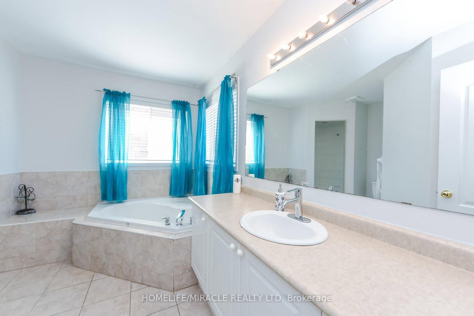114 Edenbrook Hill Drive • Brampton, ON photo 21