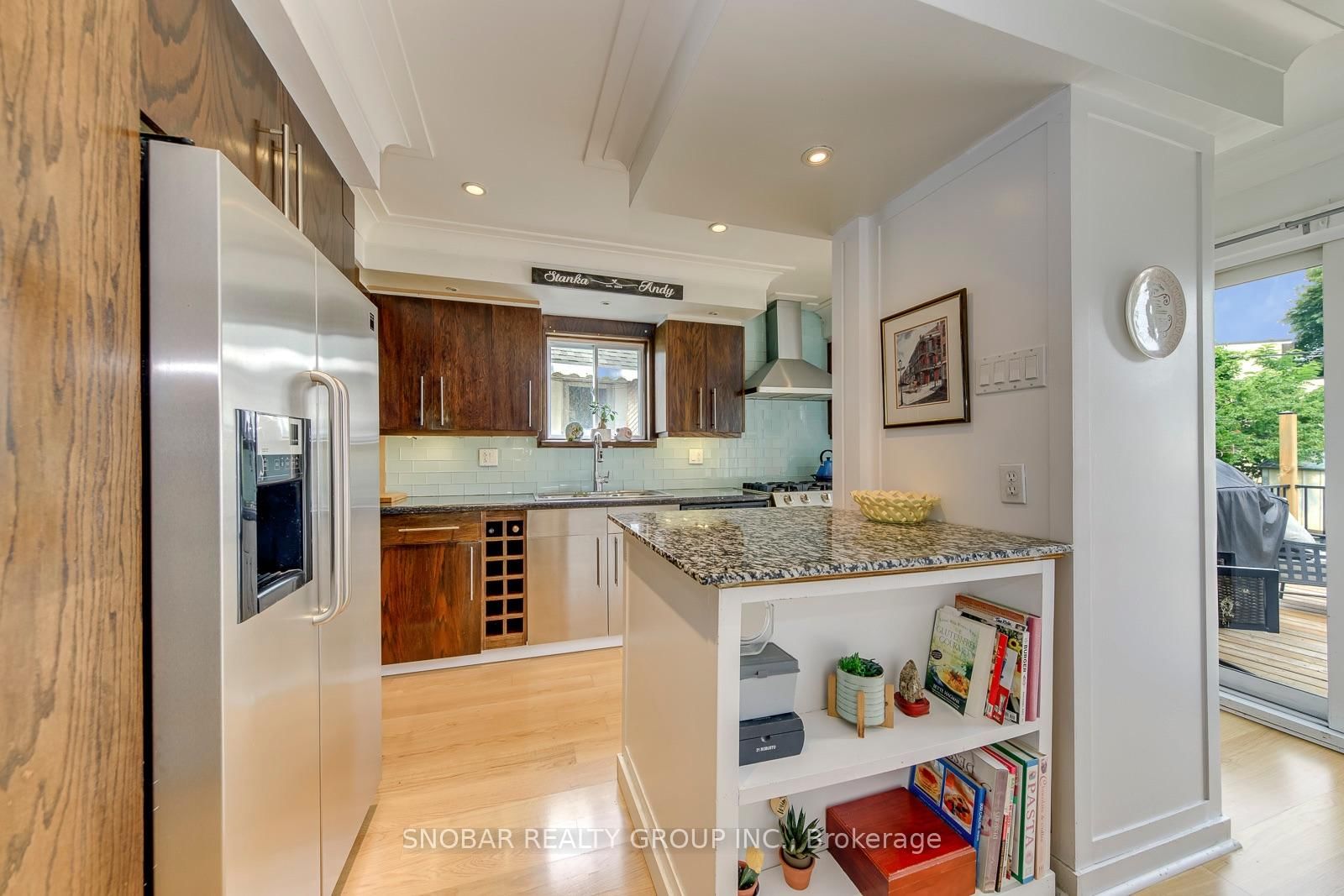 Listing Image 10