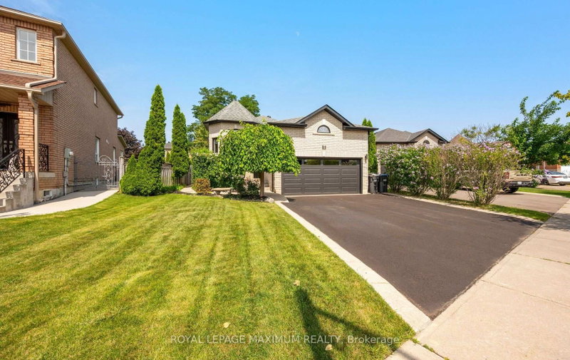8 Albiwoods Trail