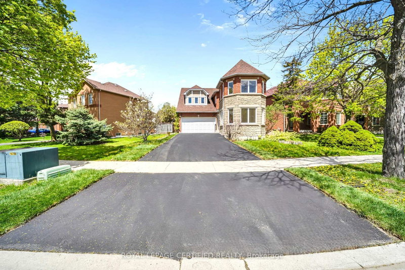 Lower - 5016 Natkarni Crescent