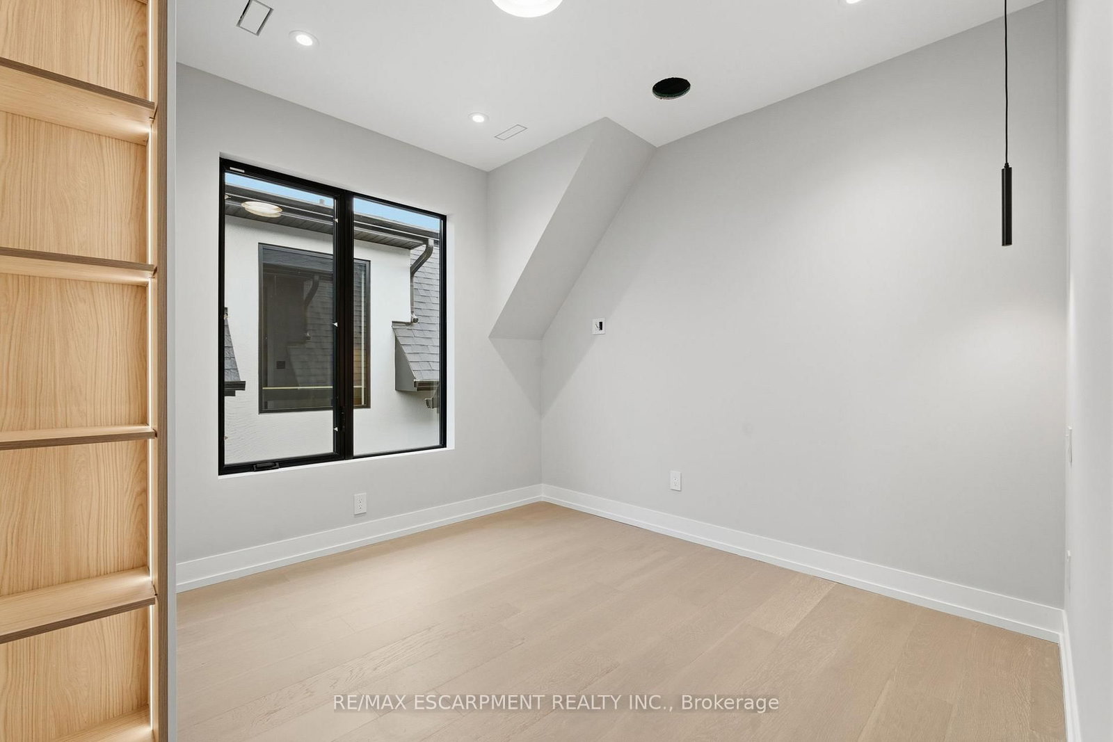 957 Halliday Avenue • Mississauga, ON photo 36