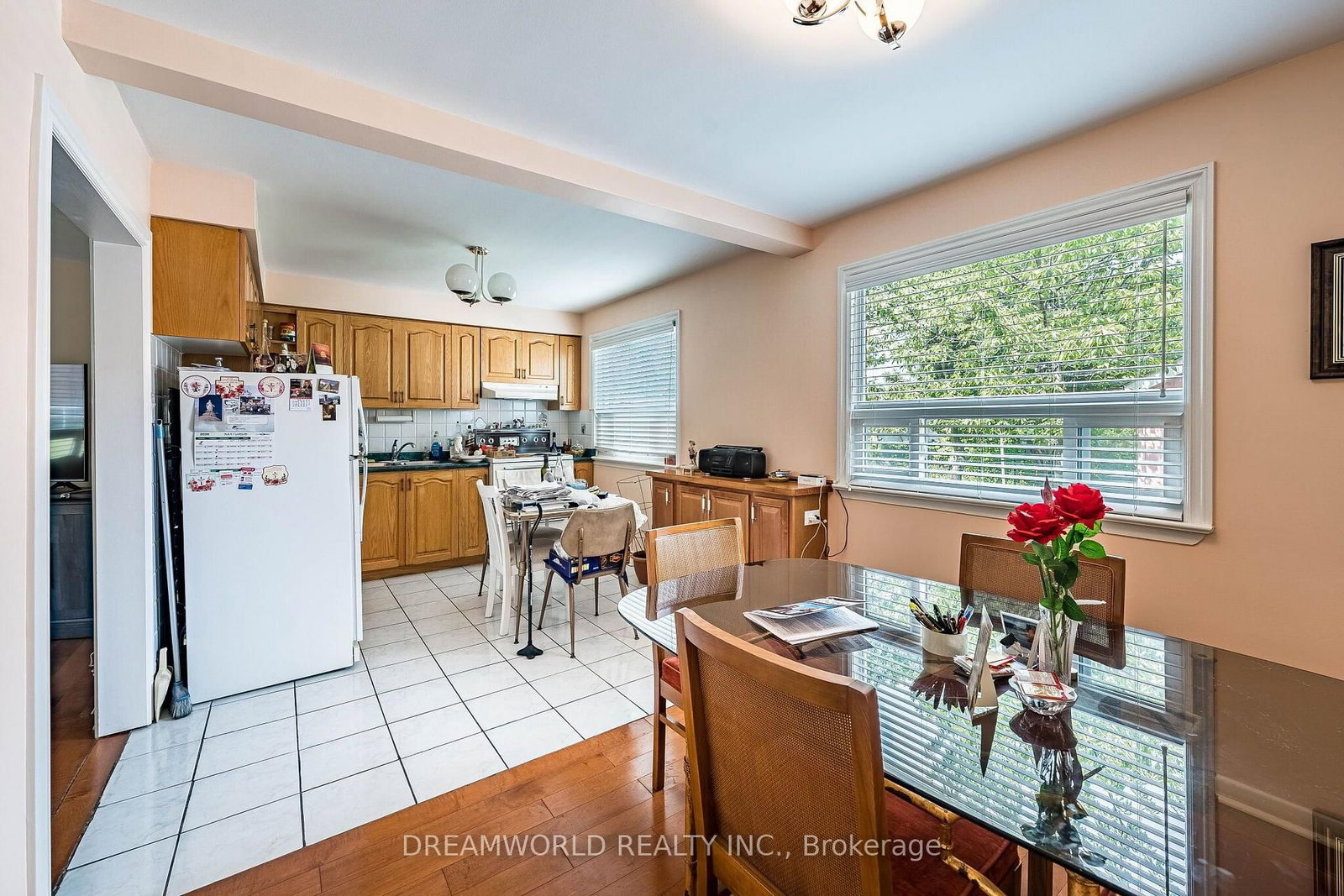 24 Whitburn Crescent • Toronto, ON photo 15