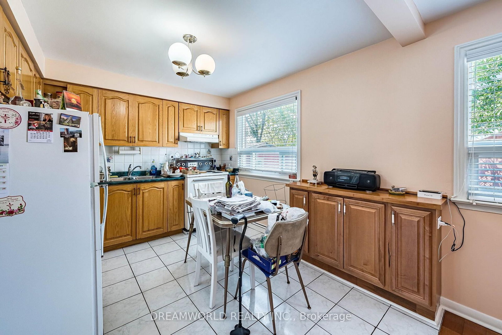 24 Whitburn Crescent • Toronto, ON photo 16