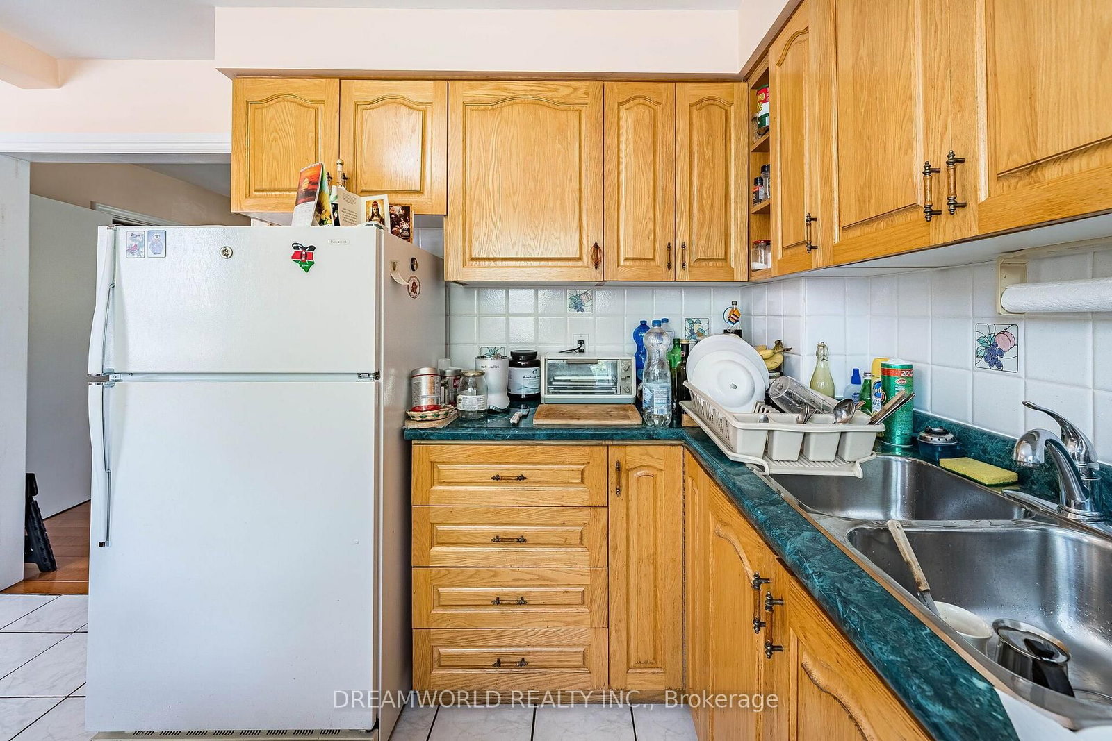 24 Whitburn Crescent • Toronto, ON photo 18