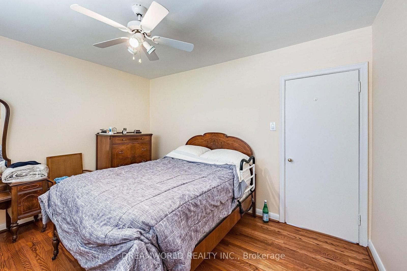 24 Whitburn Crescent • Toronto, ON photo 22
