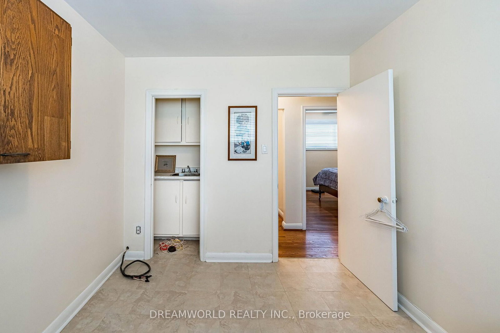 24 Whitburn Crescent • Toronto, ON photo 27