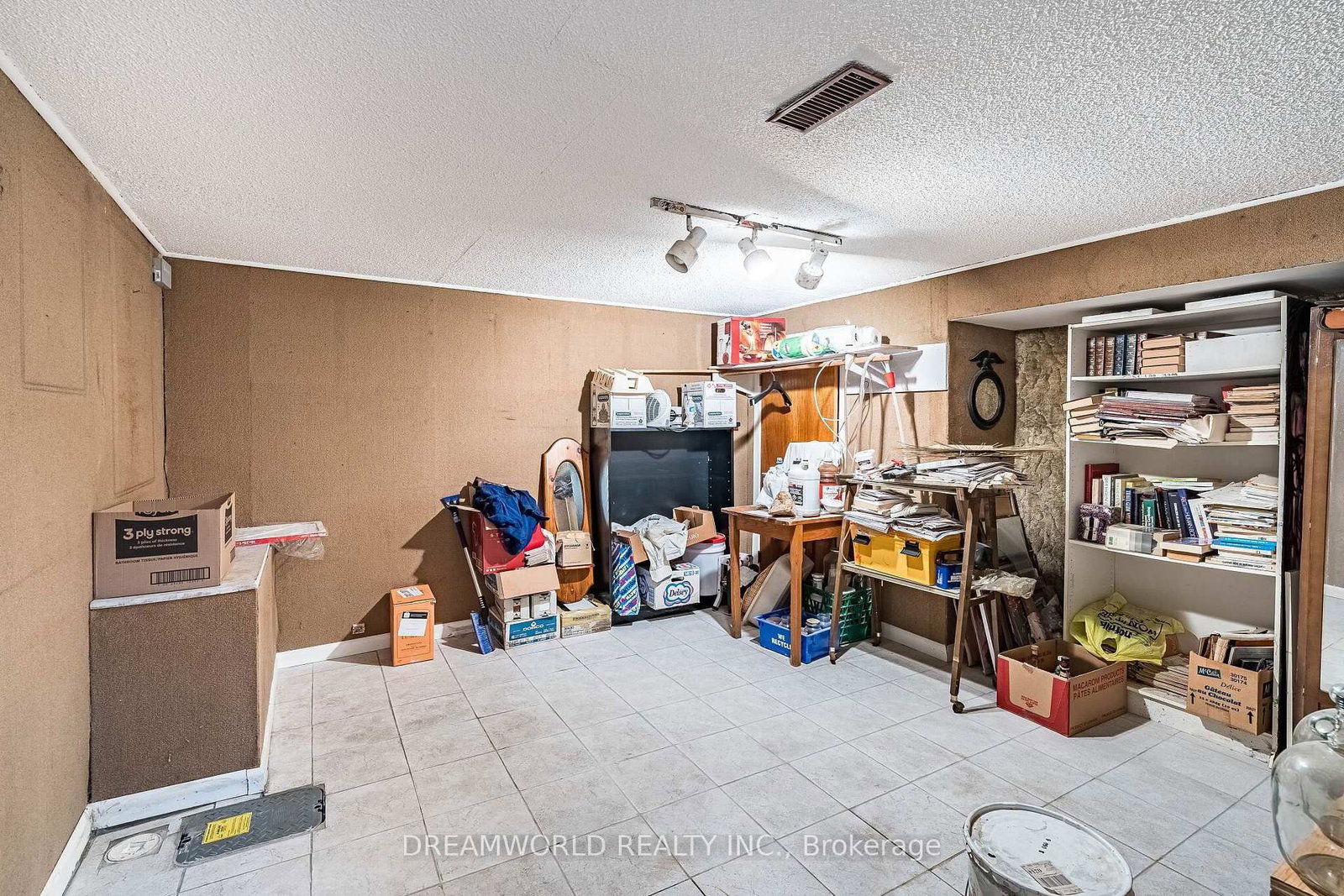 24 Whitburn Crescent • Toronto, ON photo 32